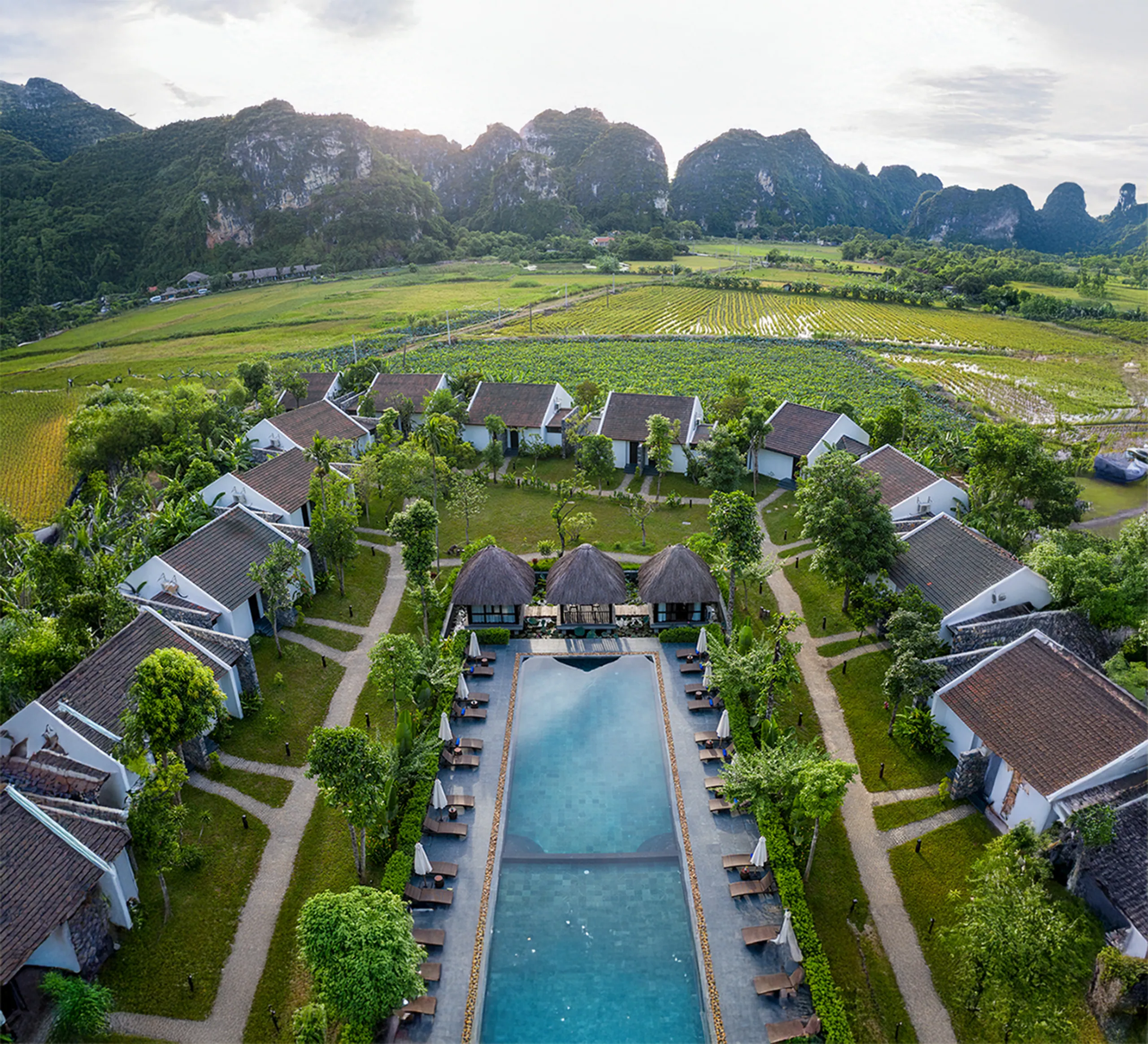 Toàn cảnh khu nghỉ dưỡng Aravinda nhìn từ trên cao